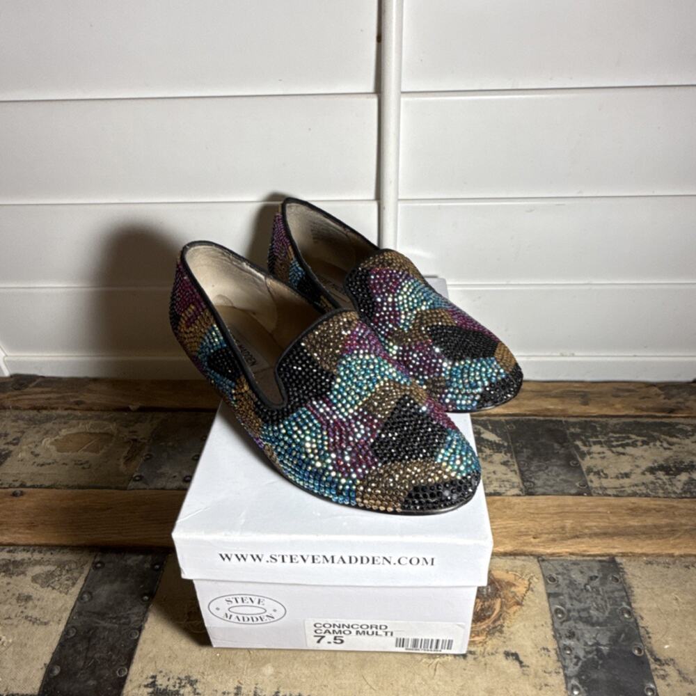 Steve Madden Camouflage Rhinestone Leather Women's Flats Slip-On Size 7.5